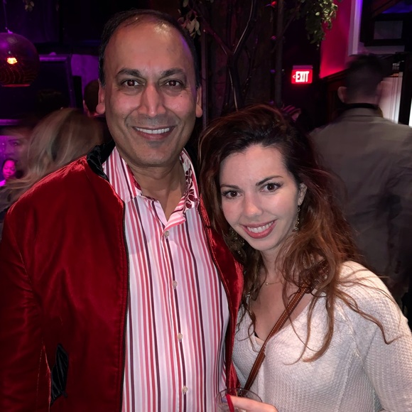 Hello 👋 and Welcome to My Closet! - Picture 2 of 3